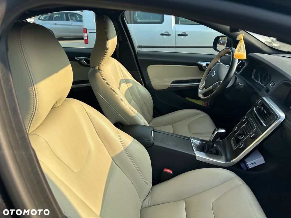 Volvo S60 D4 Momentum - 9