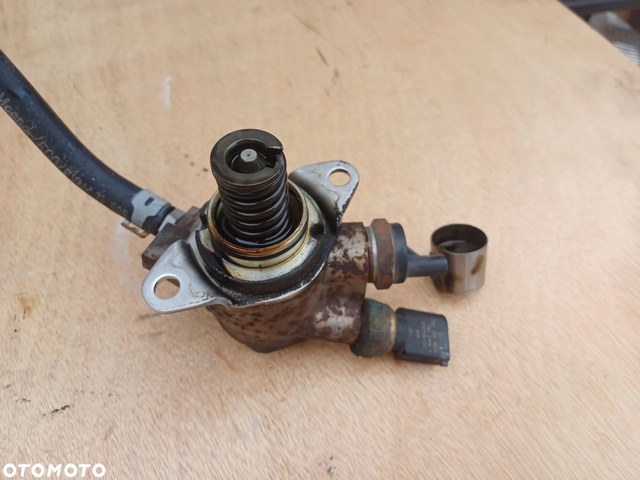 Pompa paliwa AUDI A4 A5 A6 3.2 FSI 06E127025M - 6