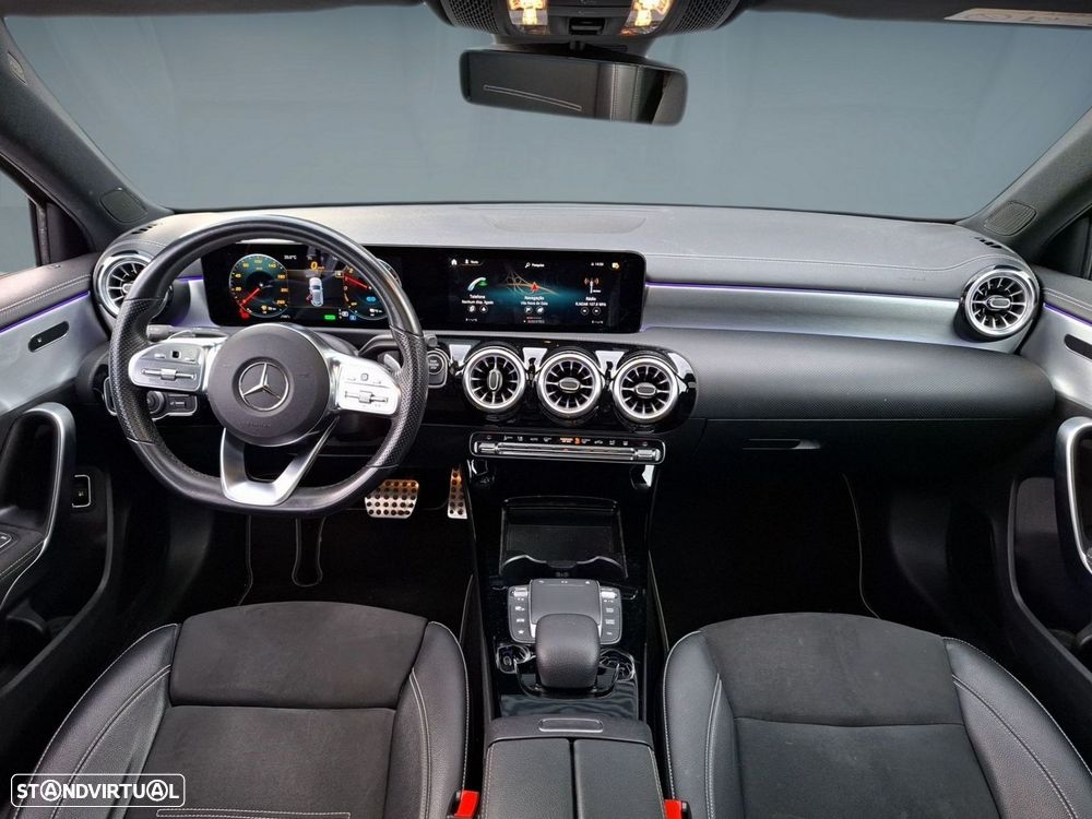 Mercedes-Benz A 250 e AMG Line - 12