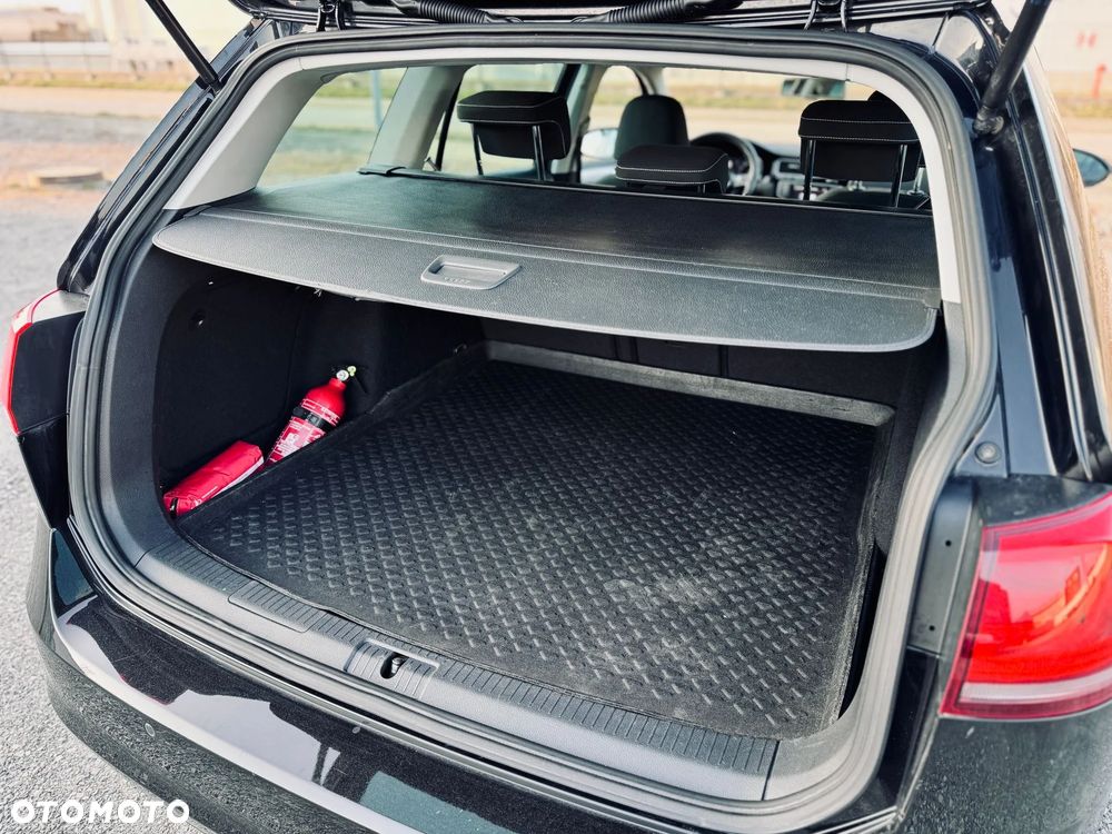 Volkswagen Golf - 10