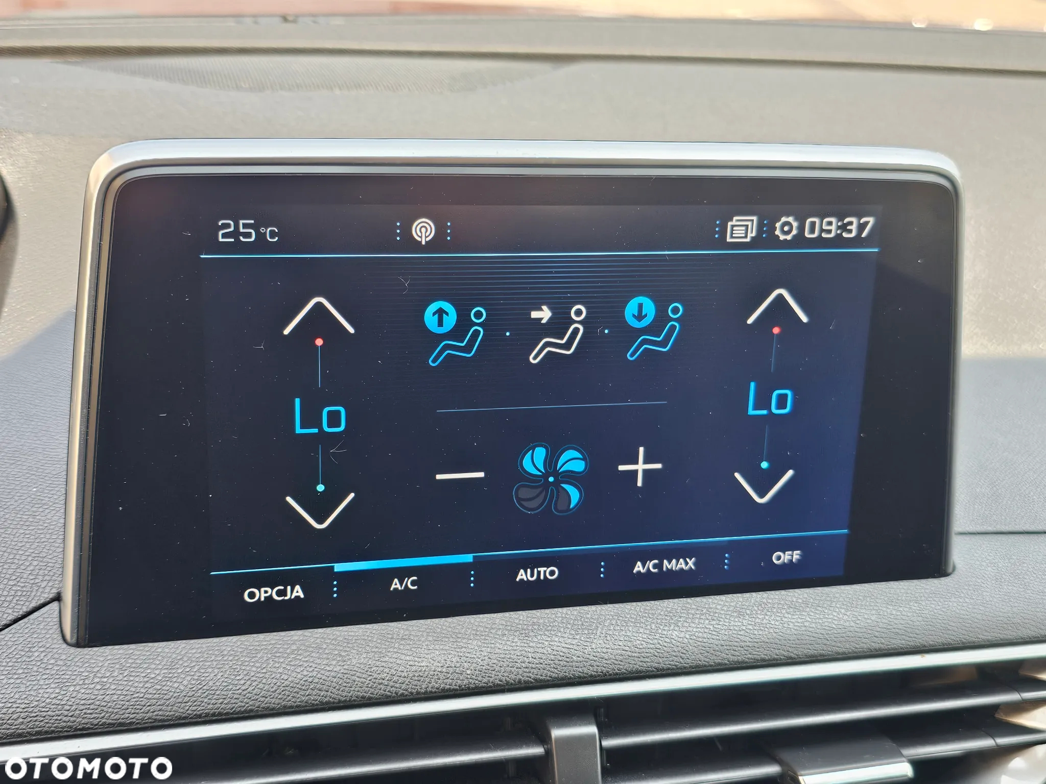 Peugeot 3008 1.5 BlueHDi Active Pack S&S EAT8 - 26