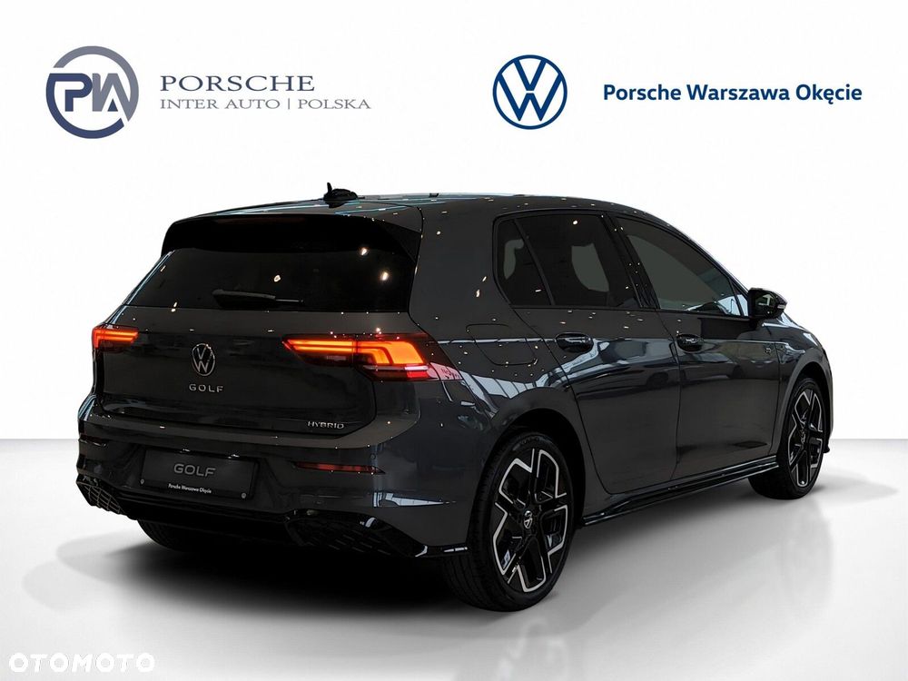 Volkswagen Golf - 8