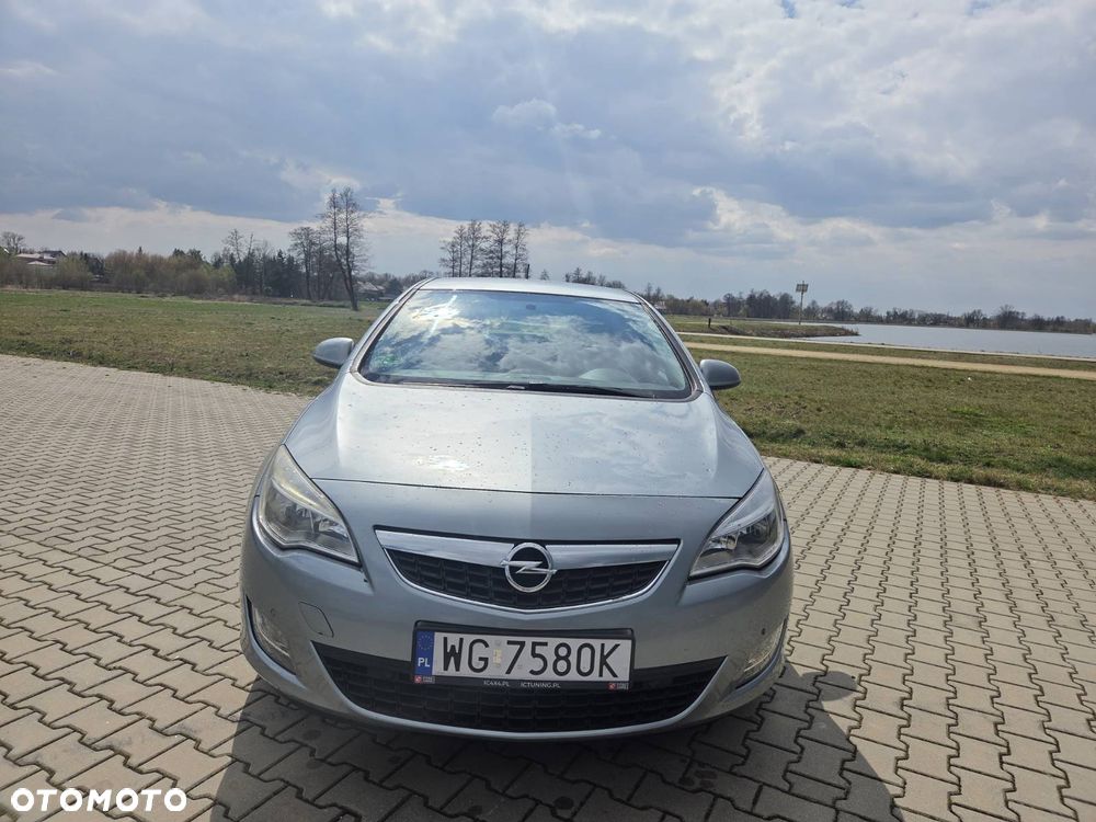 Opel Astra 1.4 T Cosmo - 4