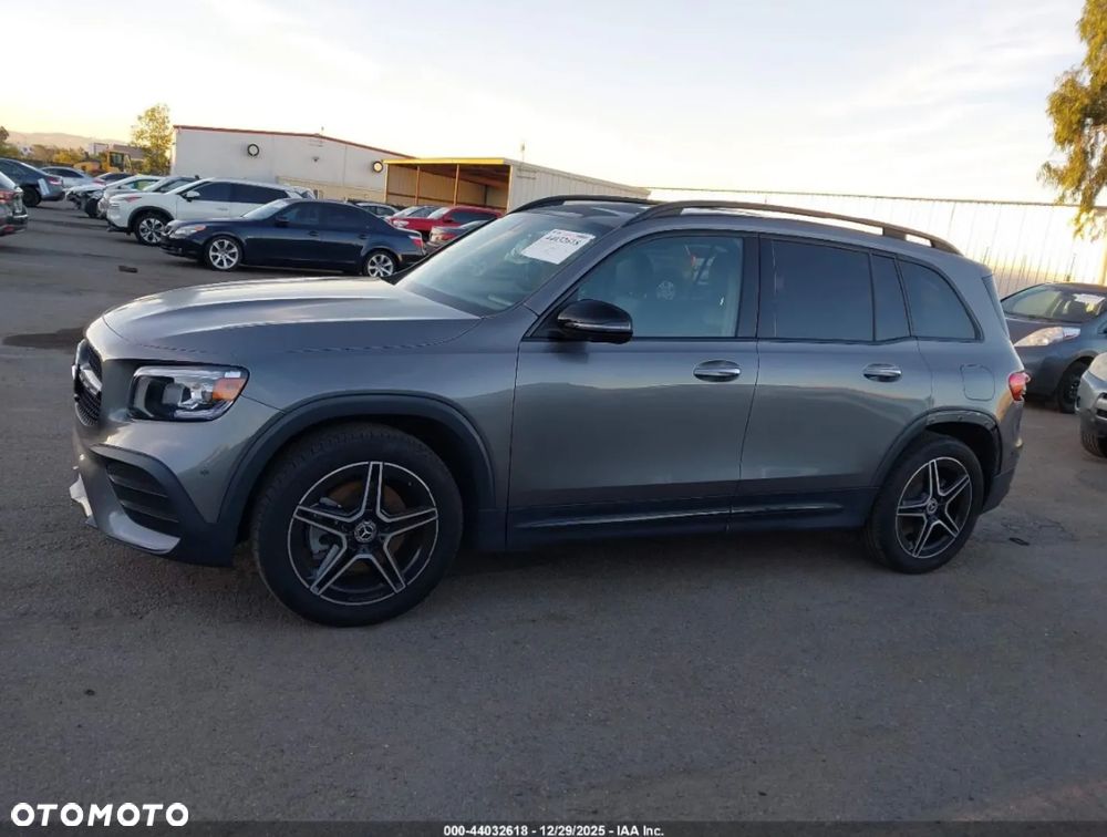 Mercedes-Benz GLB 250 4-Matic AMG Line 8G-DCT - 4