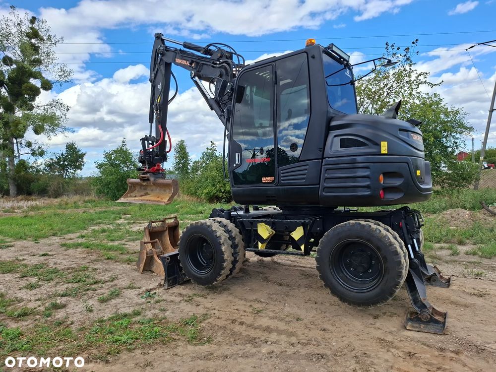 Takeuchi TB295W - 32