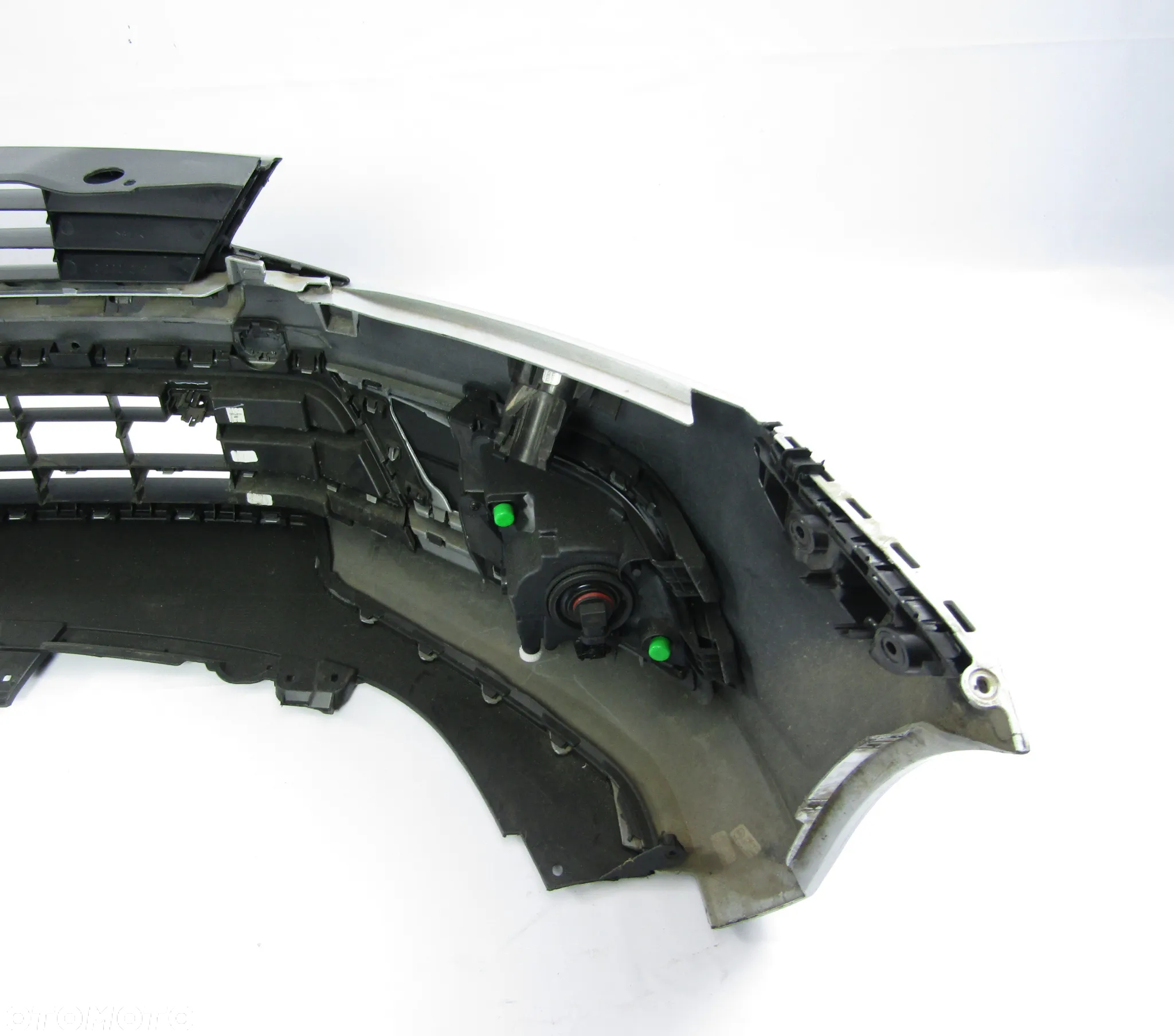 Zderzak przedni VW Jetta 15 - 18 Sprysk. / Pdc-4 Lakier LA7W - 19