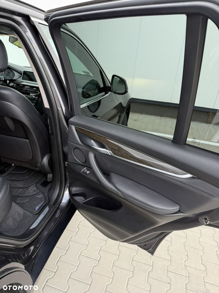 BMW X5 xDrive35i - 28