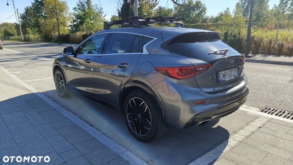 Infiniti Q30 1.5d DCT Premium City Black - 23