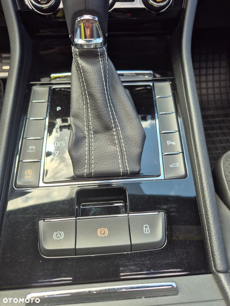Skoda Superb 1.5 TSI Sportline DSG - 32
