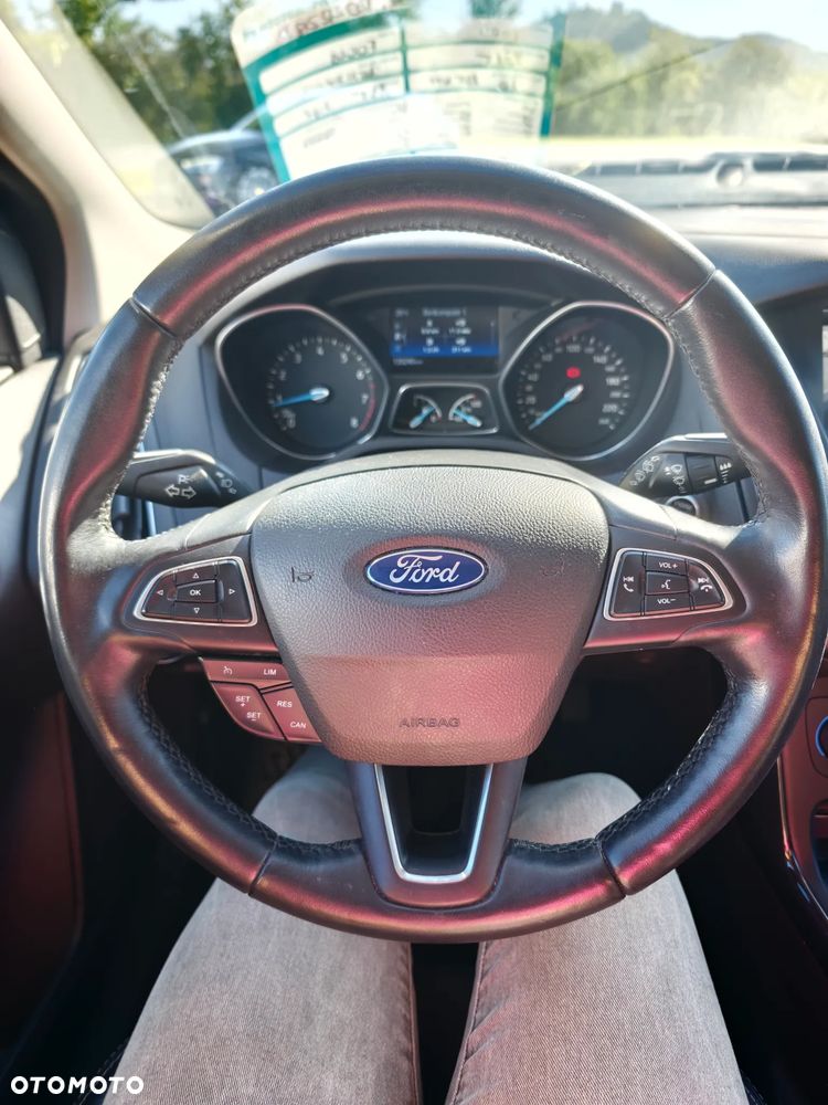 Ford Focus 1.0 EcoBoost Titanium - 18
