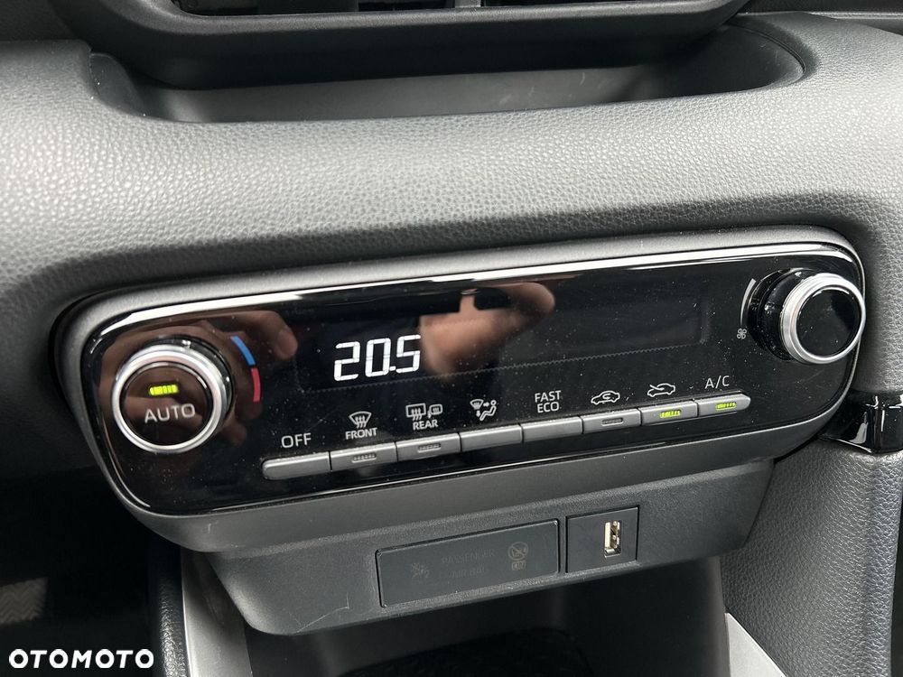 Toyota Yaris Hybrid 1.5 Comfort - 19