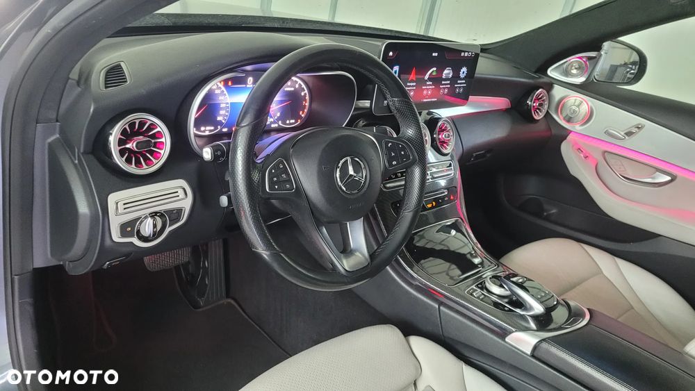 Mercedes-Benz Klasa C 300 7G-TRONIC - 17