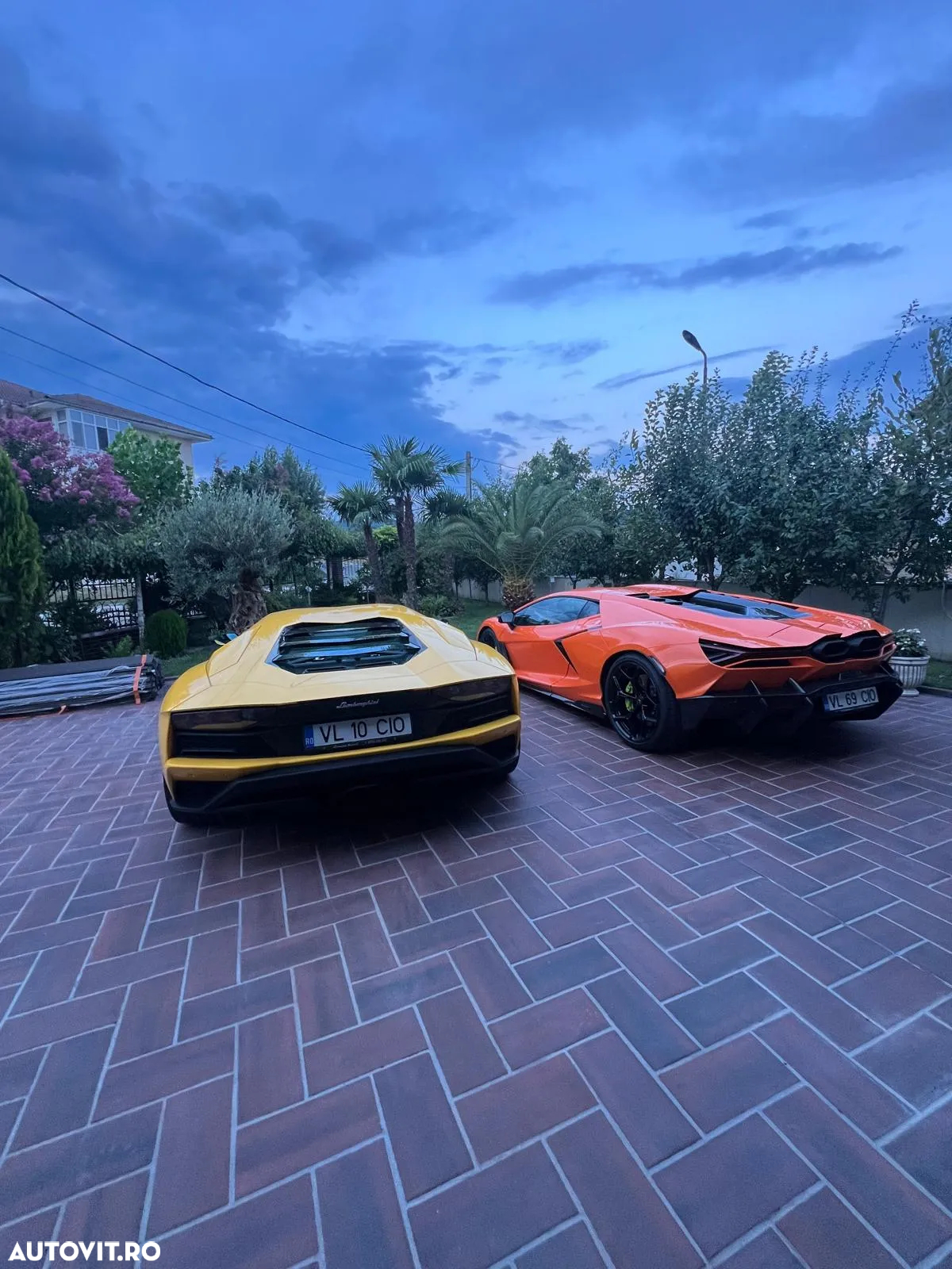 Lamborghini Aventador - 10