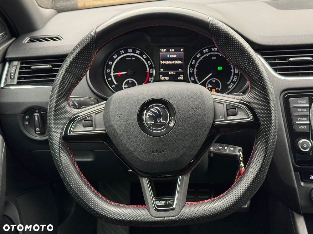 Skoda Octavia 2.0 TDI DSG RS - 23