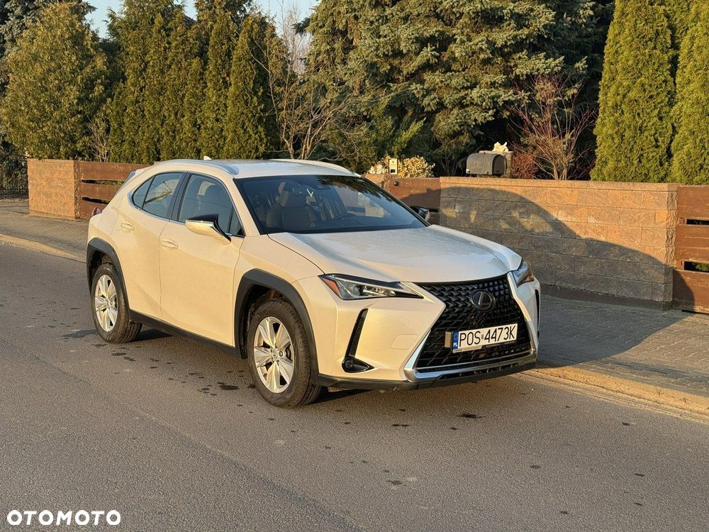 Lexus UX - 4