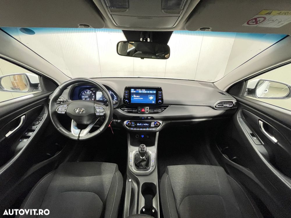 Hyundai i30 1.5 110CP M/T Highway - 8