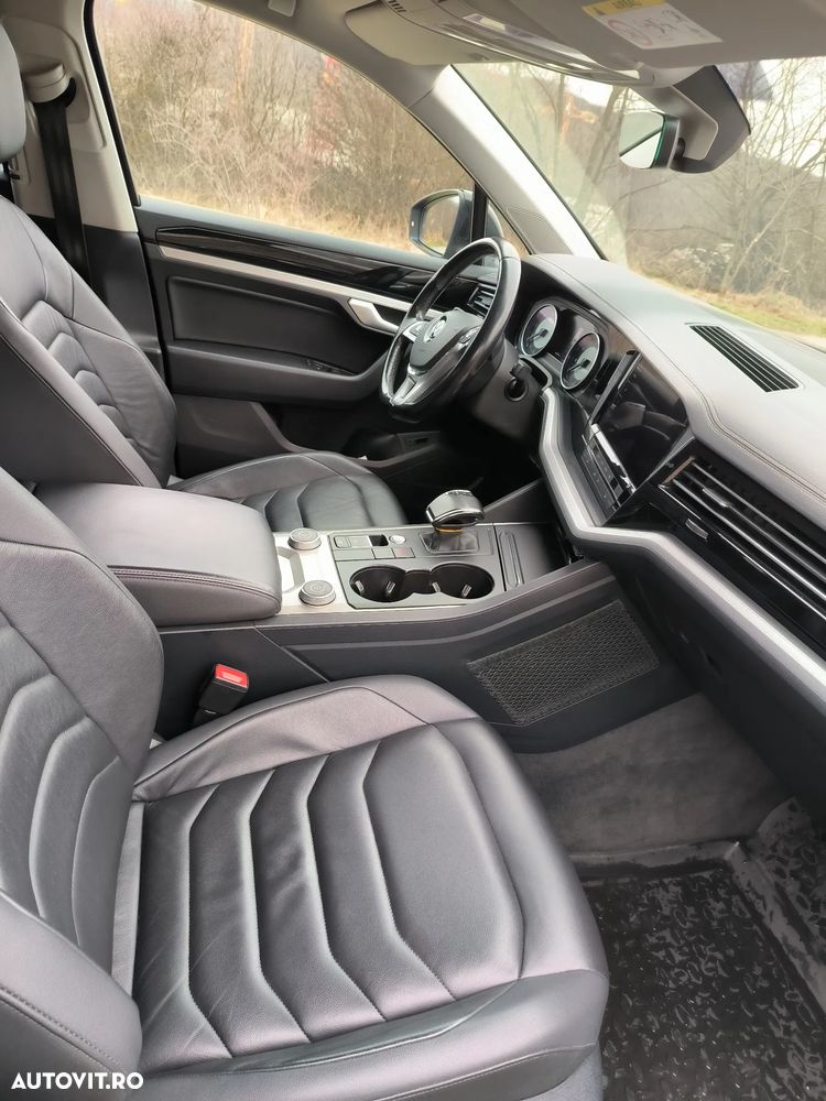 Volkswagen Touareg - 12