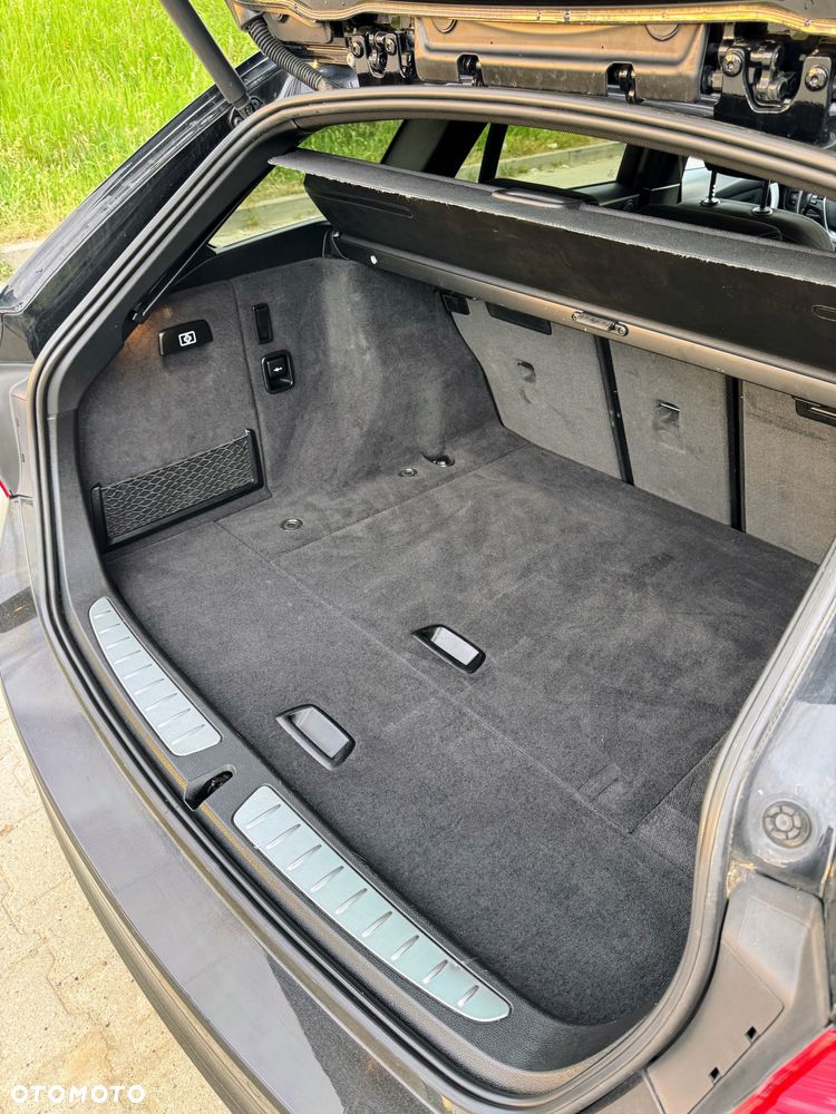 BMW Seria 3 318d Sport Line Shadow - 29
