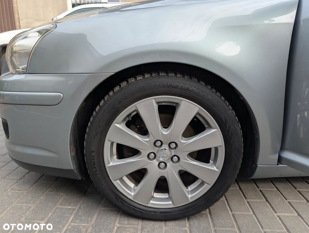 Toyota Avensis 2.0 VVT-i Sol - 20