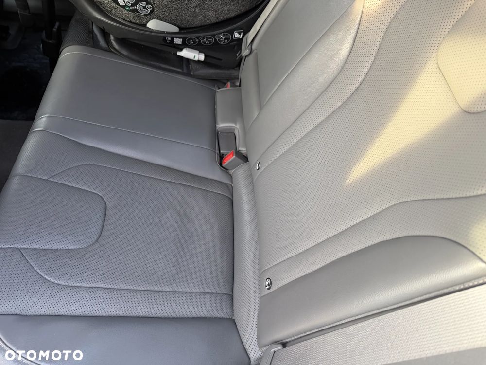 Hyundai Elantra 1.6 Executive CVT - 21