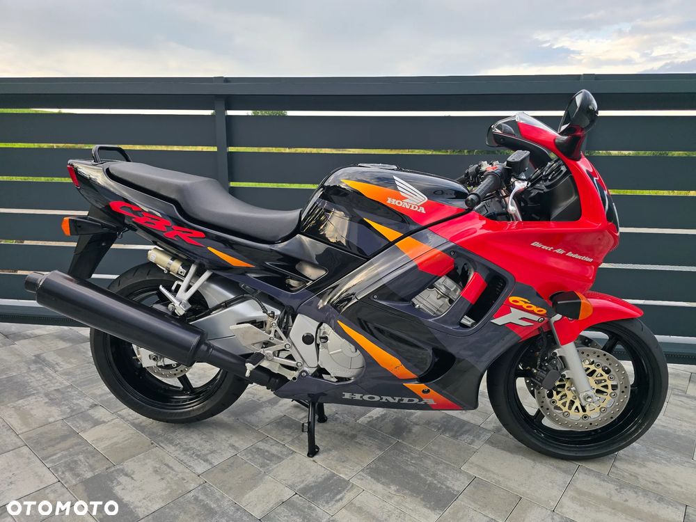 Honda CBR - 6