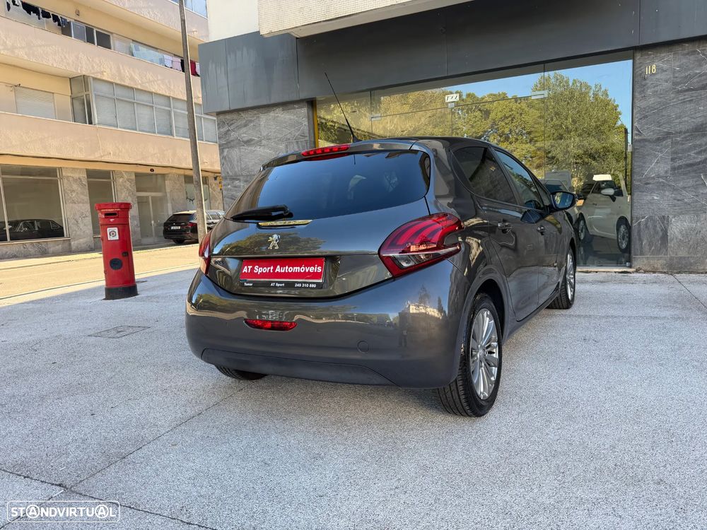 Peugeot 208 1.2 PureTech Style - 9