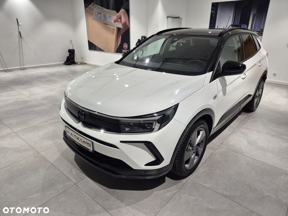 Opel Grandland 1.2 T mHEV GS Light S&S eDTC6 - 2