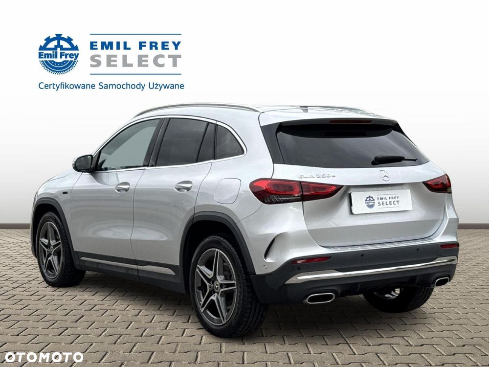 Mercedes-Benz GLA - 3