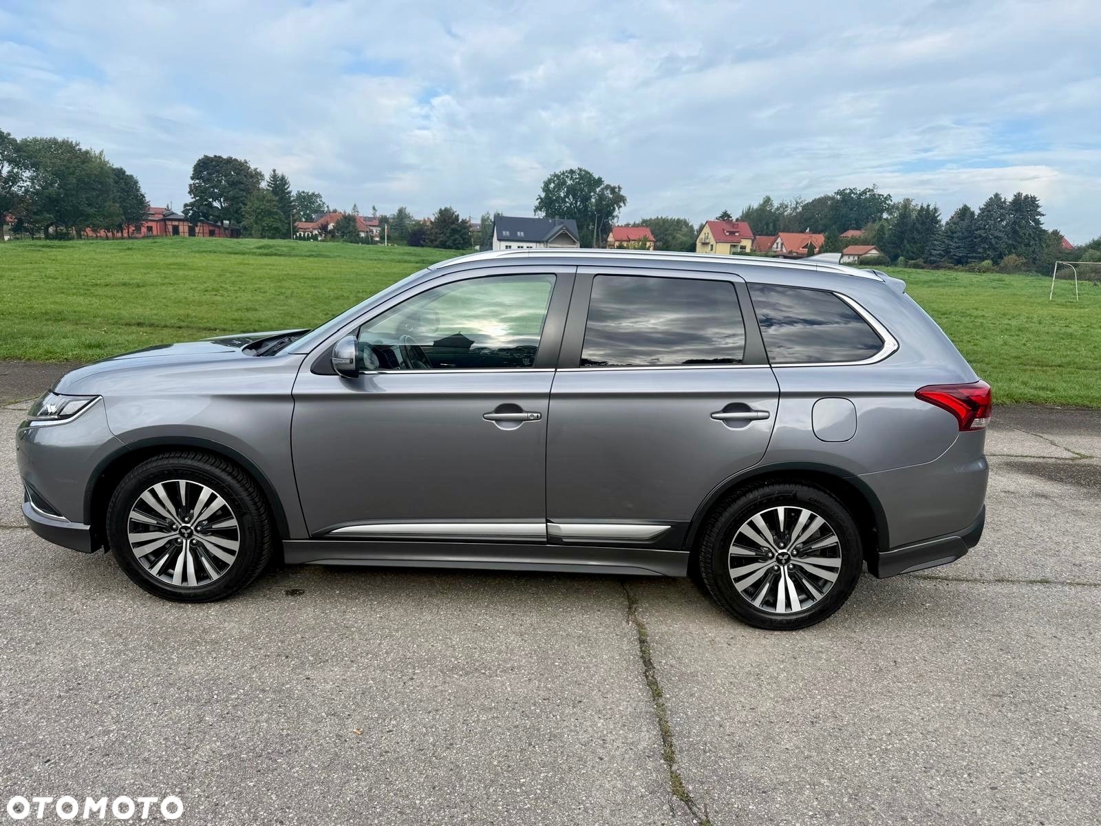 Mitsubishi Outlander - 5