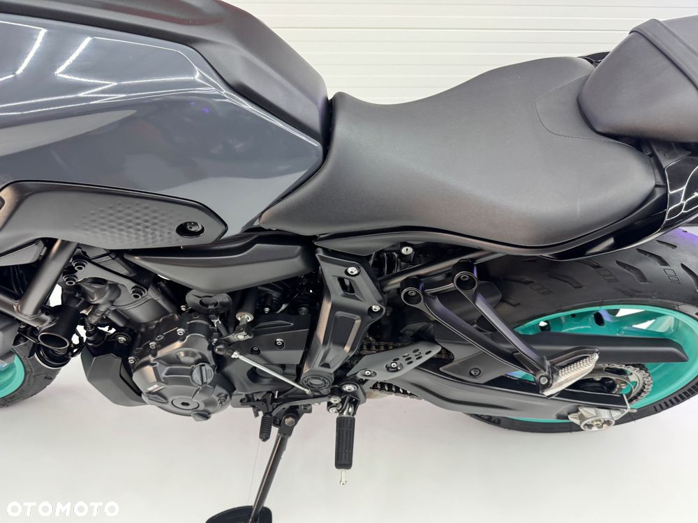 Yamaha MT - 27