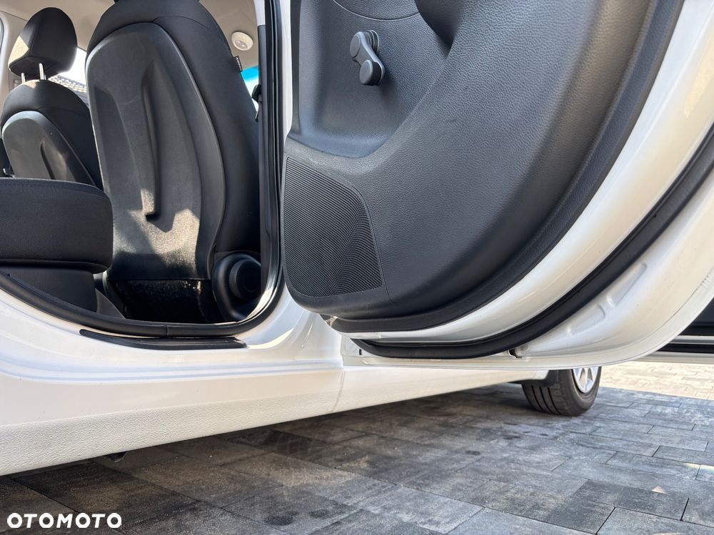 Hyundai i30 1.6 Classic + - 28