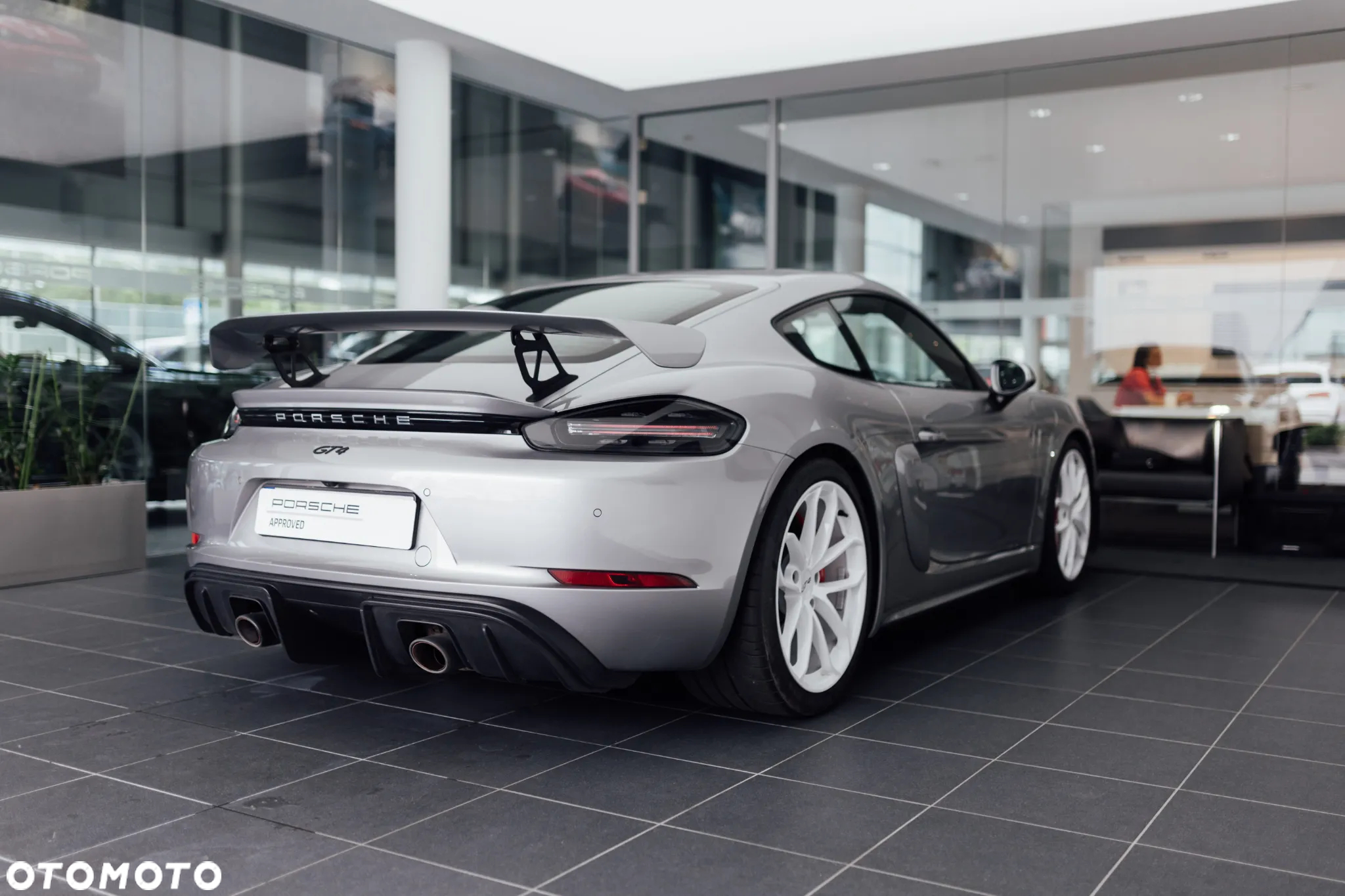 Porsche 718 Cayman GPF GT4 - 11