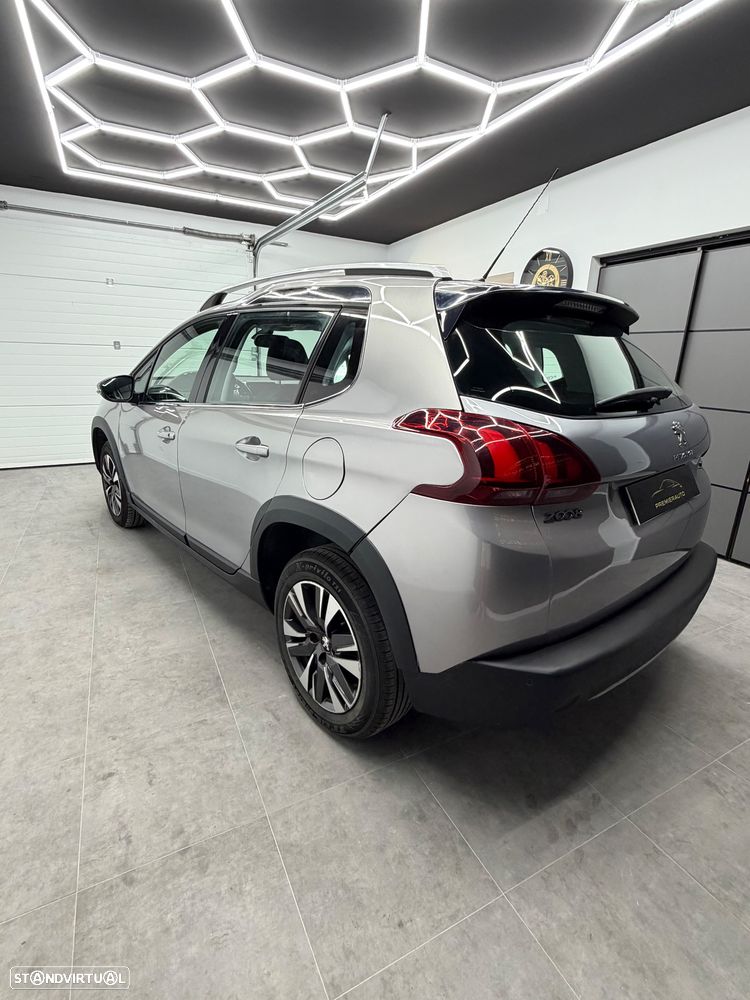 Peugeot 2008 1.2 PureTech Allure - 5