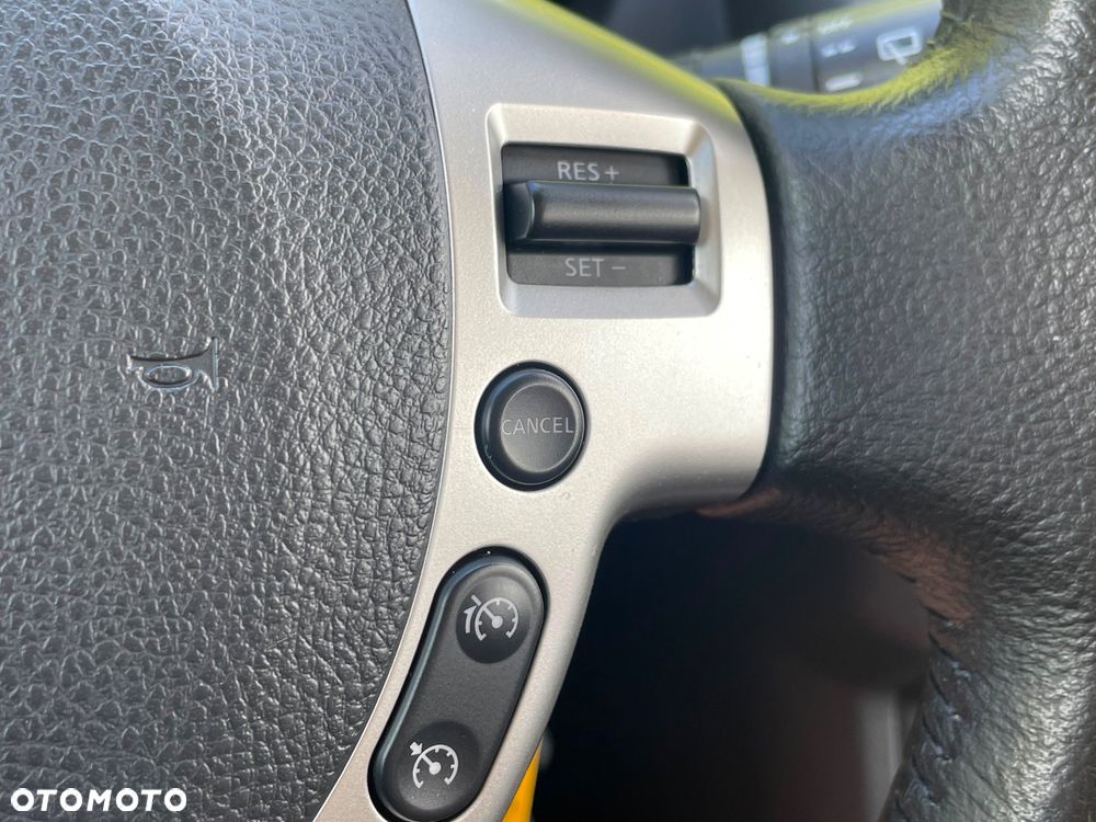 Nissan Qashqai 2.0 4x4 Lounge - 30