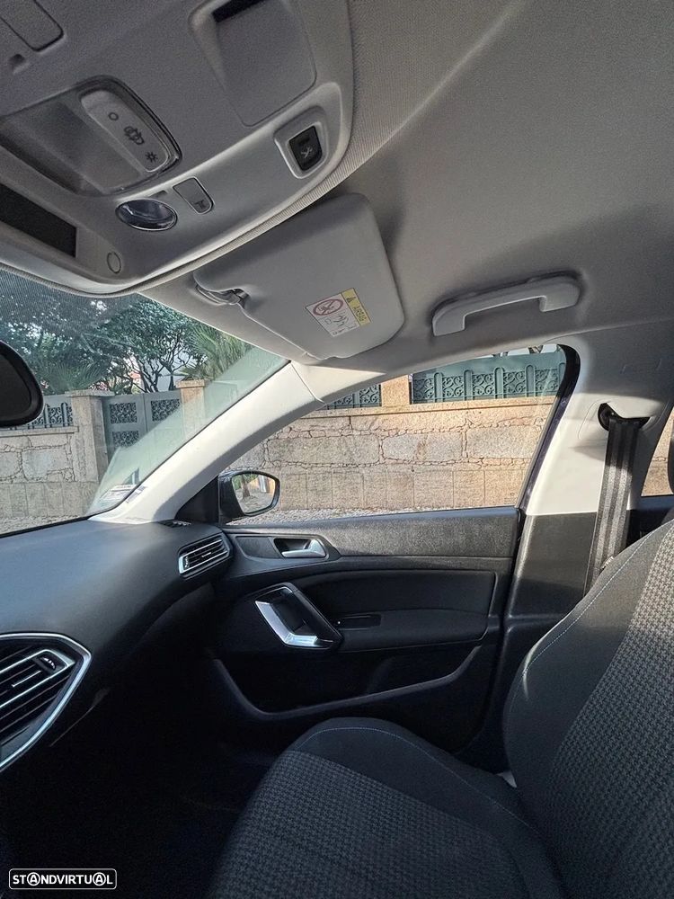 Peugeot 308 SW 1.2 PureTech Style - 14