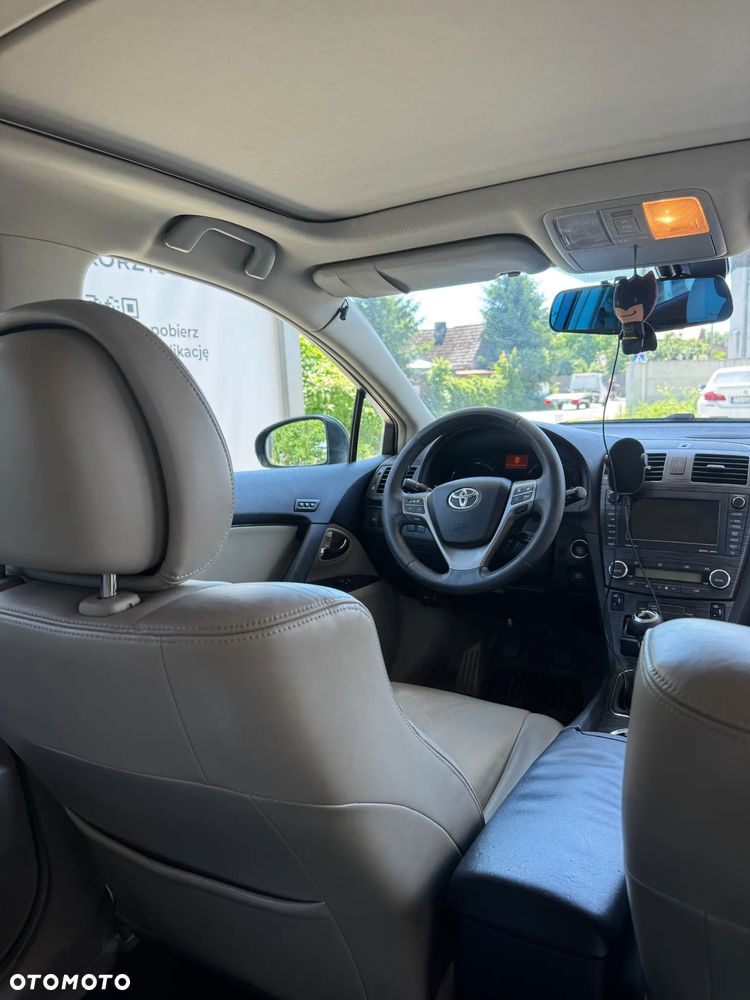 Toyota Avensis 2.2 D-4D 2010 - 9