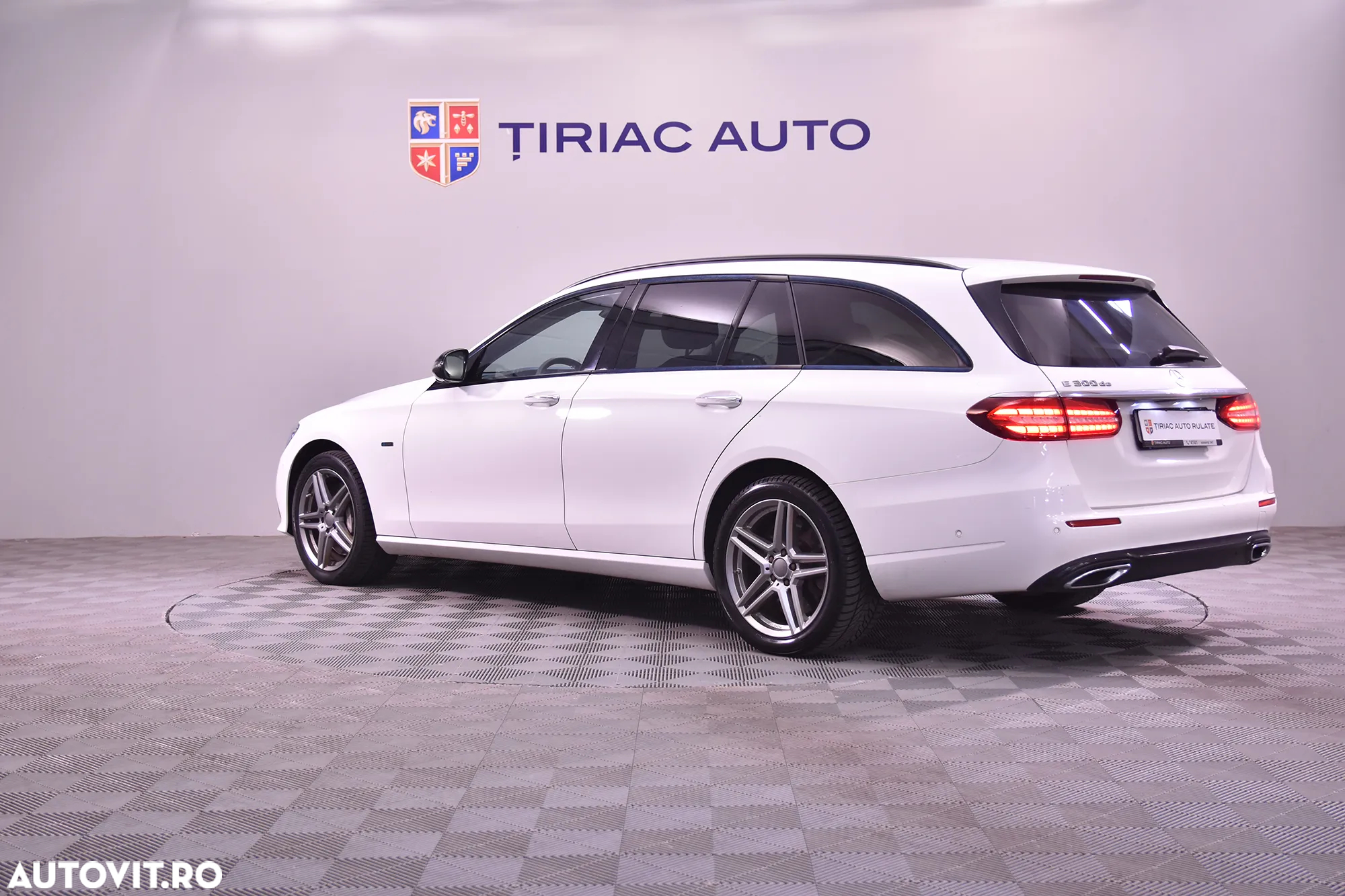 Mercedes-Benz E 300 Hybrid de T-Modell Aut. - 3