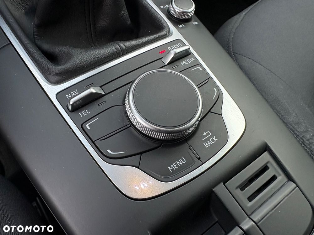 Audi A3 Sportback 1.6 TDI (clean diesel) S line Sportpaket - 21