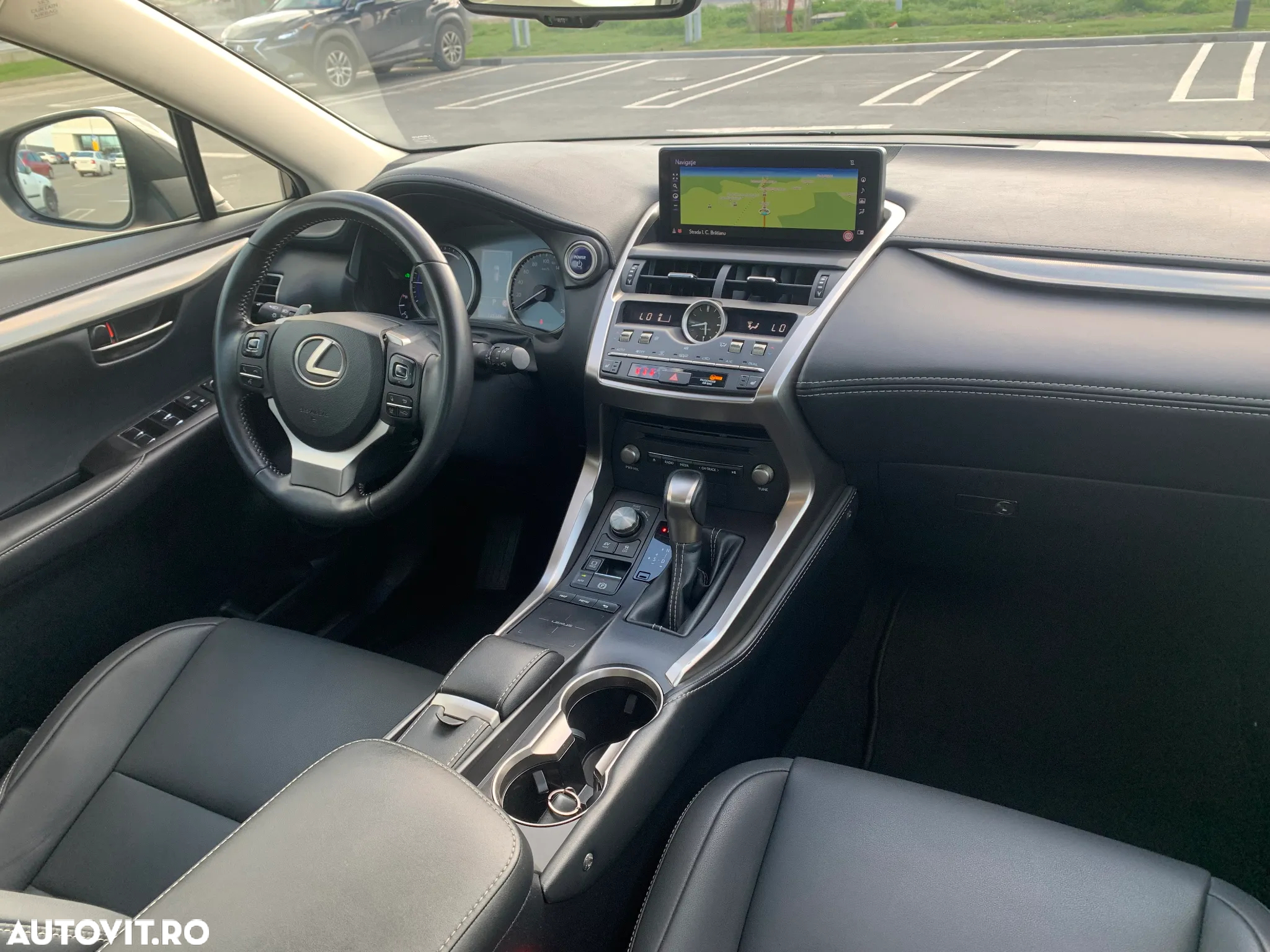 Lexus Seria NX - 10