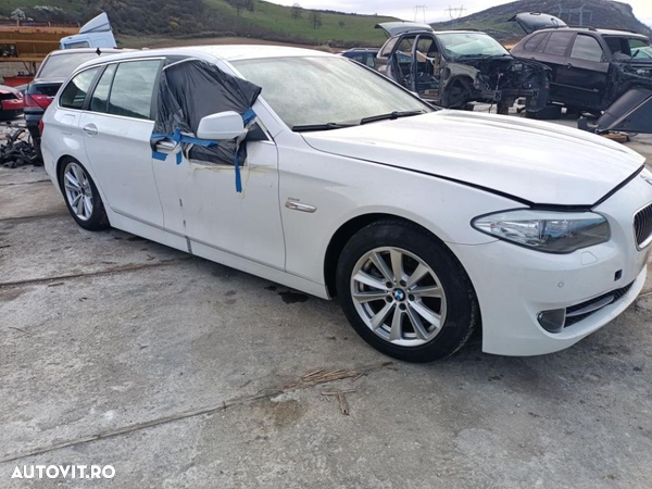 aripa stângă/dreapta BMW f10/f11