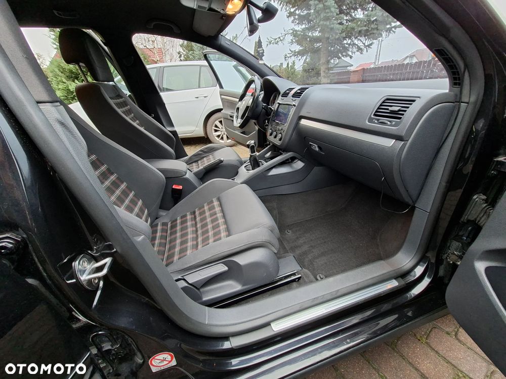 Volkswagen Golf 2.0 GTI - 31