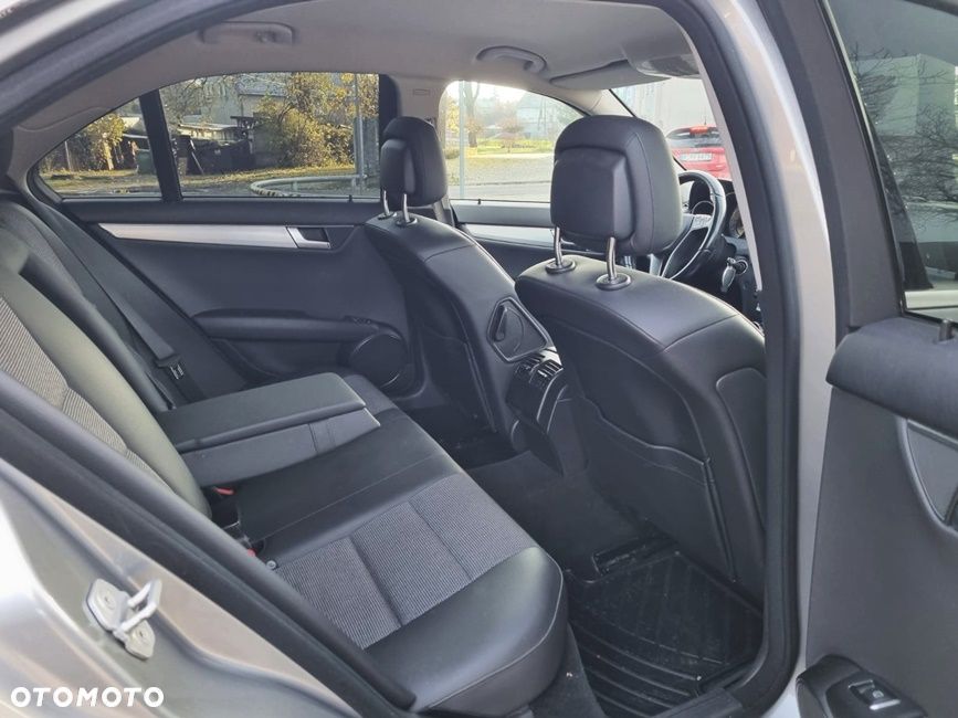 Mercedes-Benz Klasa C 180 Kompressor Avantgarde - 17