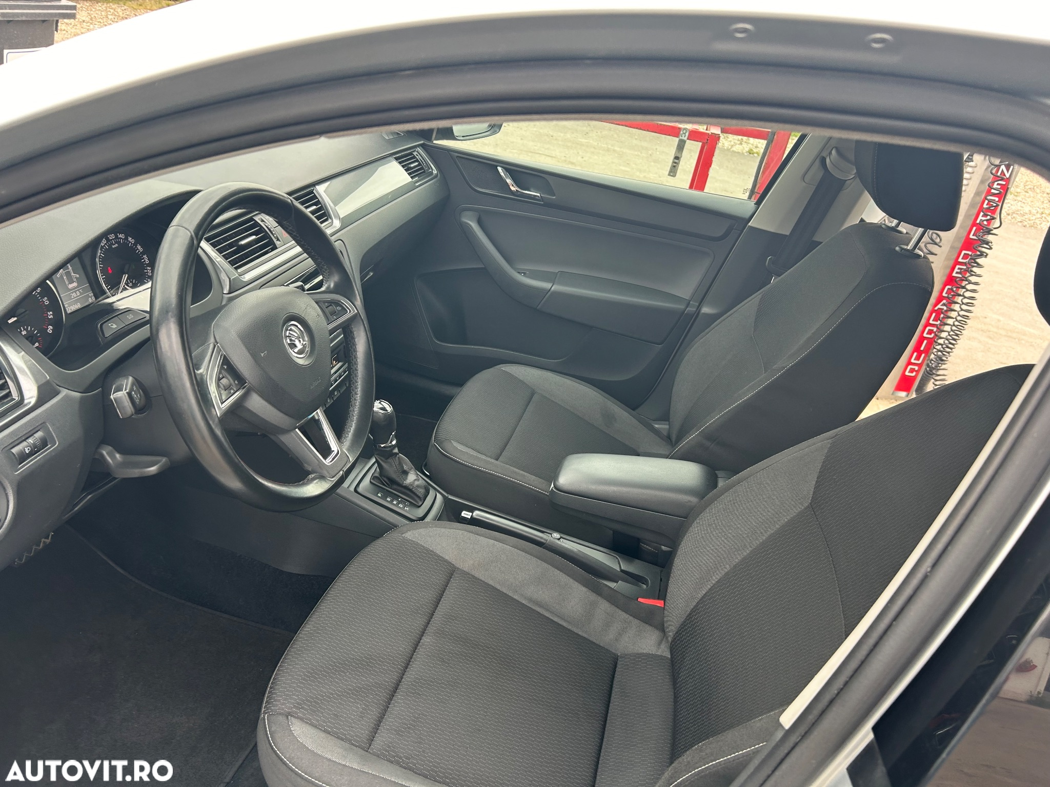 Skoda RAPID 1.6 TDI DSG Ambition - 16