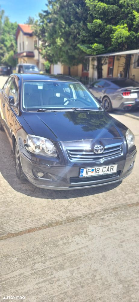 Toyota Avensis 2.2 D4D Sol Plus - 2