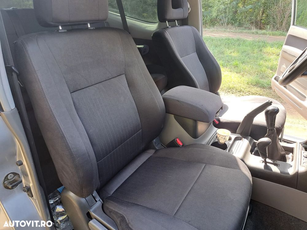 Mitsubishi Montero - 9