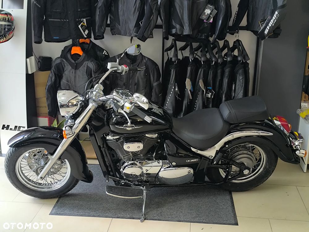 Suzuki Intruder - 4