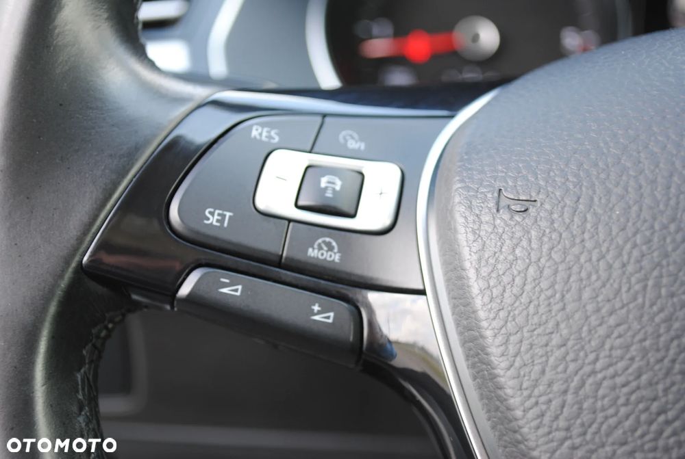 Volkswagen Passat - 19