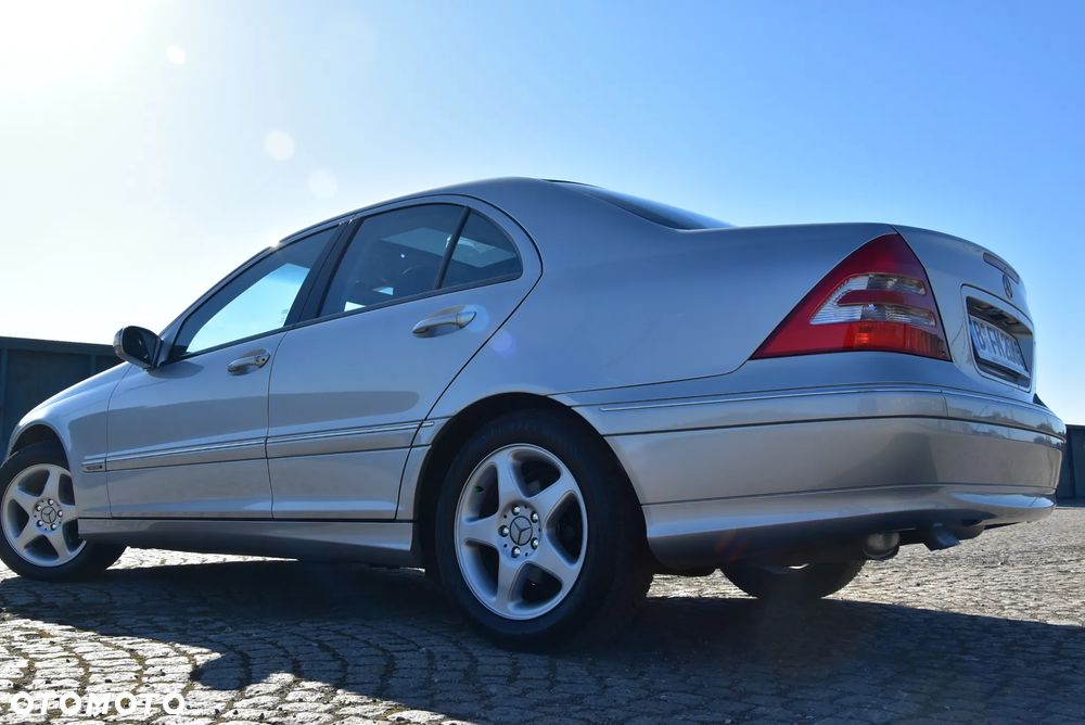 Mercedes-Benz Klasa C 180 Kompressor Automatik Avantgarde - 28
