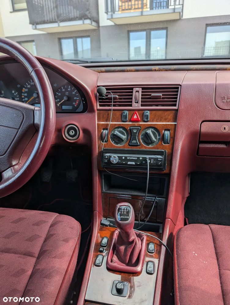 Mercedes-Benz Klasa C 200 T Elegance - 14