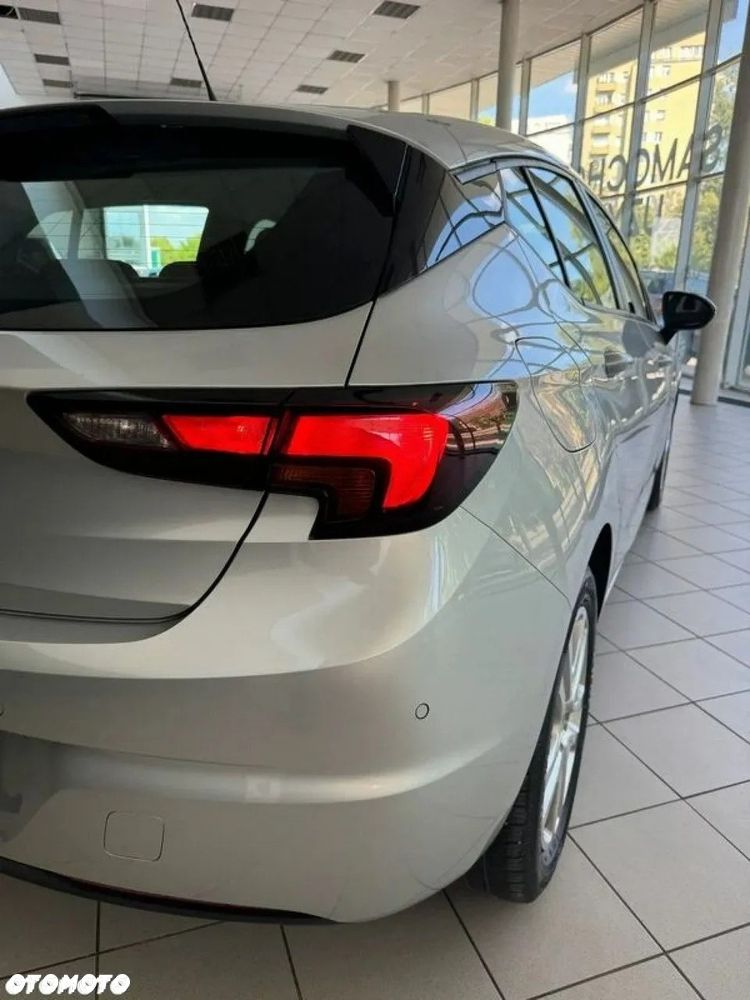Opel Astra 1.2 T Elegance S&S - 9